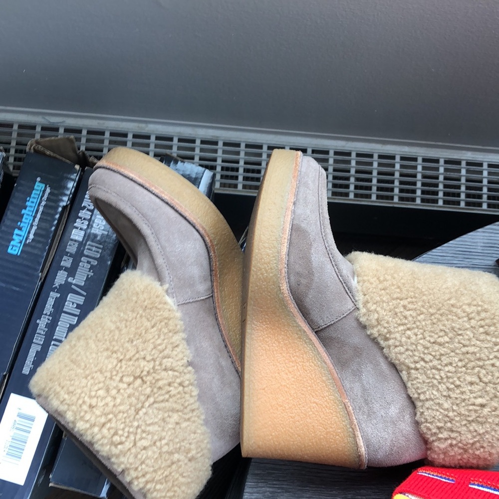 Ugg’s Flash $65 - image 7